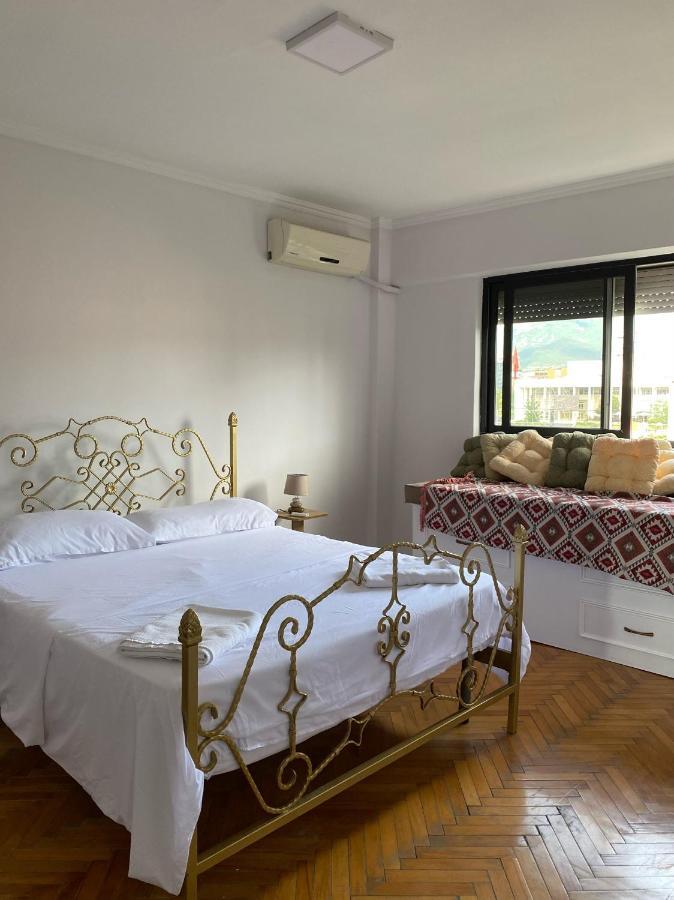 Entire Serviced Apartment With A Beautiful View Tirana Exteriér fotografie