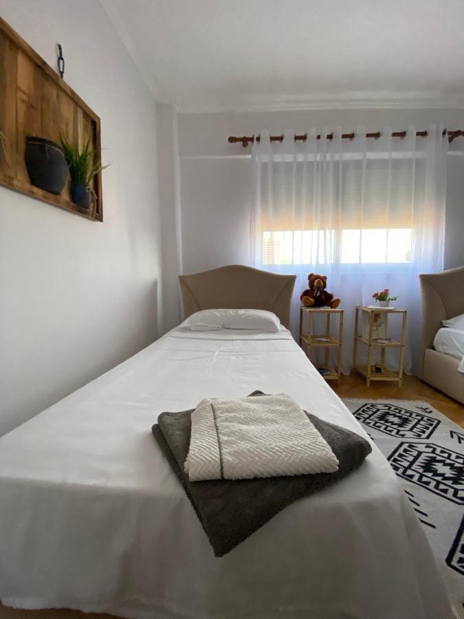 Entire Serviced Apartment With A Beautiful View Tirana Exteriér fotografie